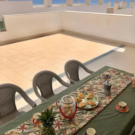 En En 1° Linea De Playa מוחקאר